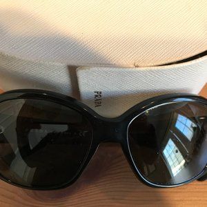 PRADA Black SPR31N Sun glasses Pre-Owned